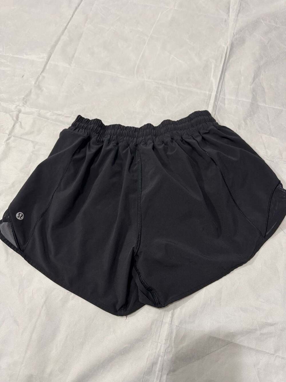lululemon Hotty Hot Low-Rise Lined Short 4" Black - Picture 5 of 8